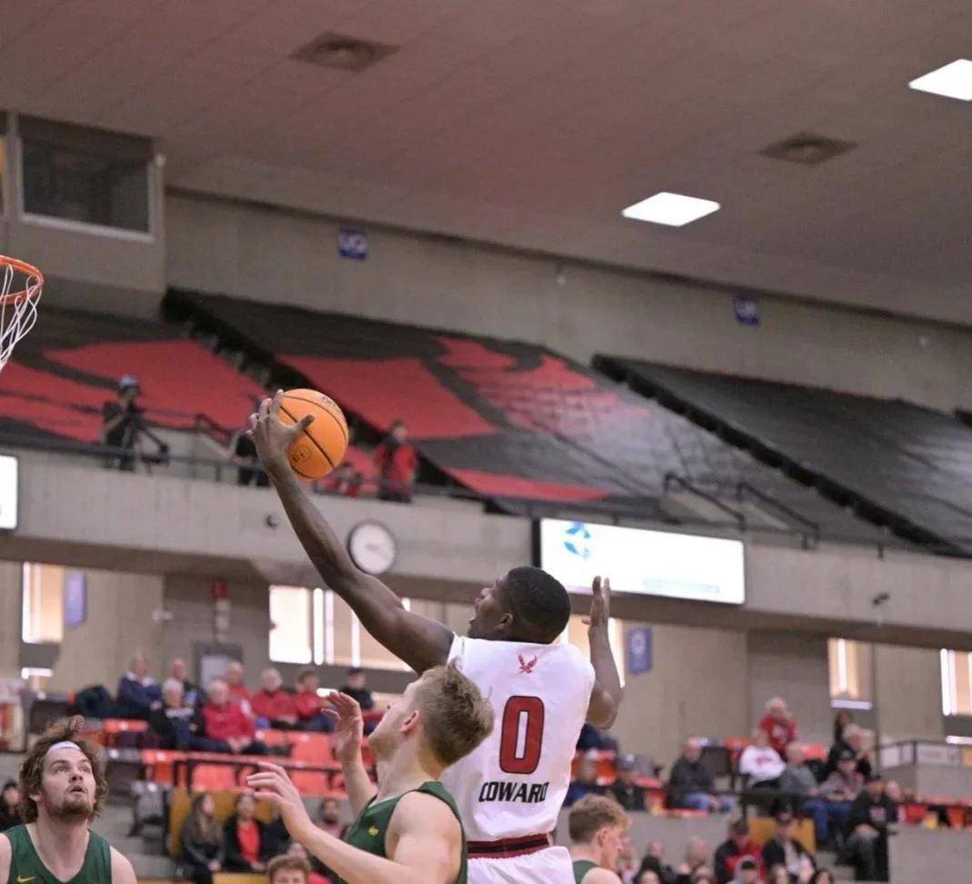 包含转折点托特纳姆战术微调，CBA季后赛今晨攻防权衡，媒体盛赞，轮换策略成焦点的词条