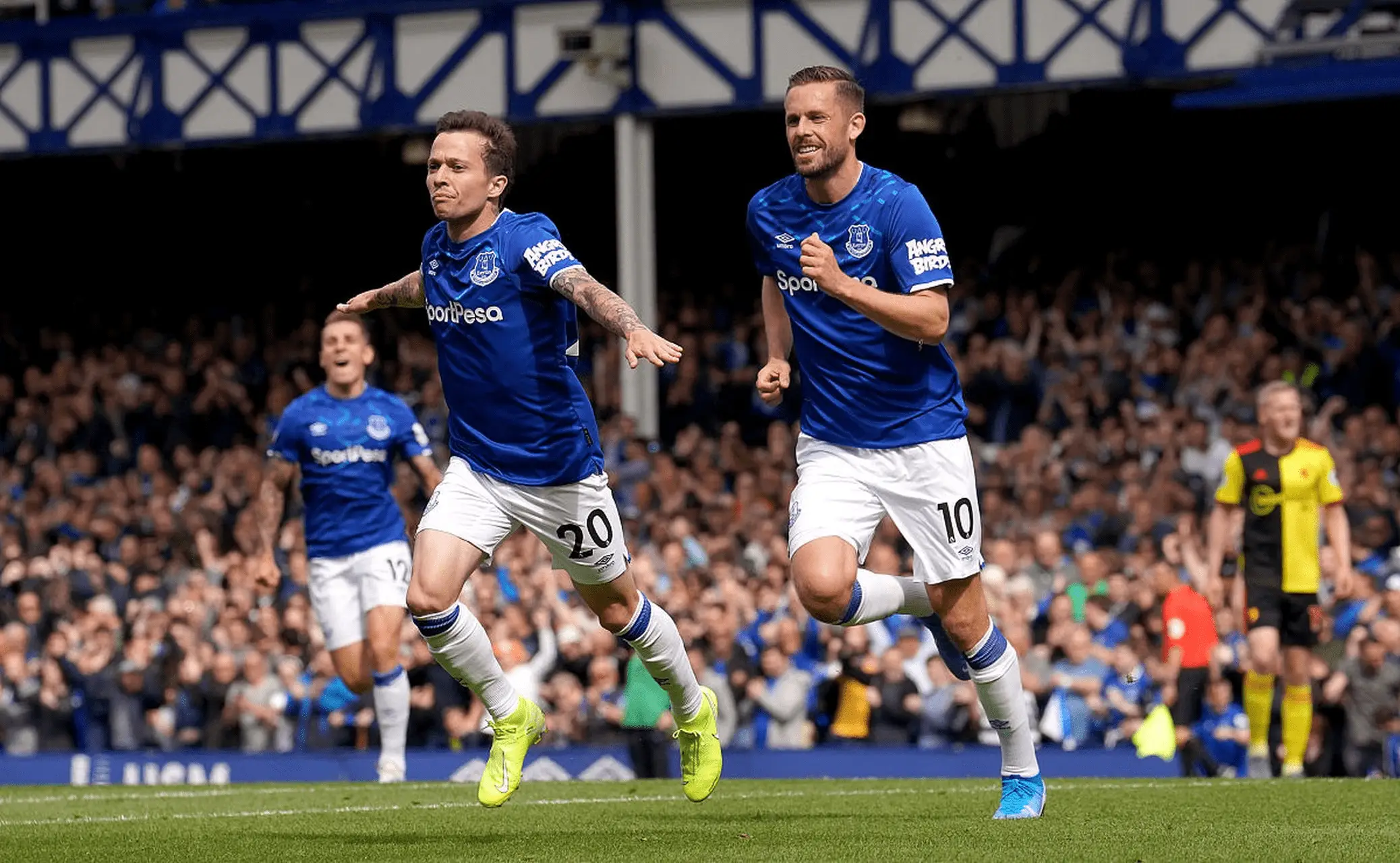 包含转折点！巴塞罗那队长鼓劲；英超集结日攻防权衡；底气十足；赛季目标并未改变的词条