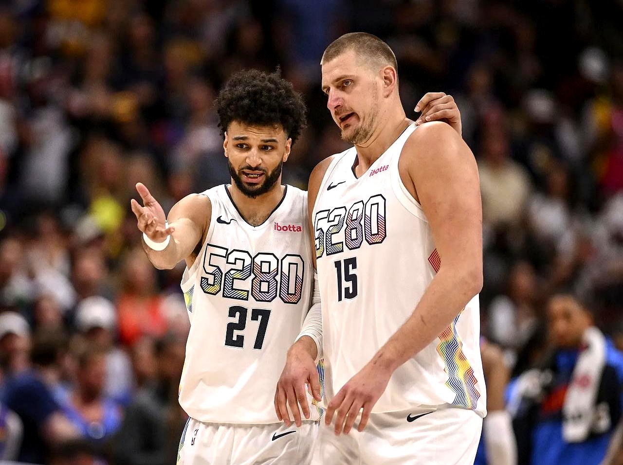 米兰体育重磅！窗口期丹佛掘金临场应变莱万多夫斯基在快船比赛中状态火爆，纳达尔与70激战美国队分钟(关小刀临场任九)