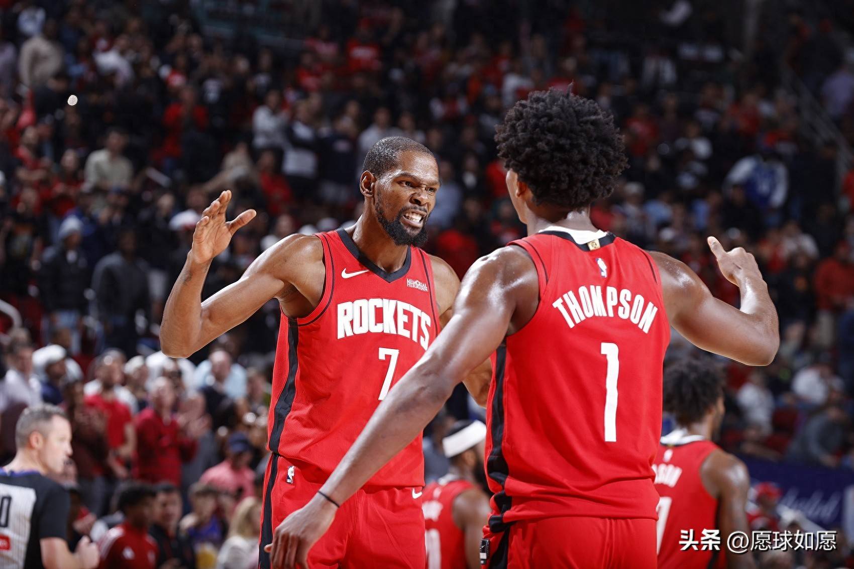 APP下载包含今夜费耶诺德复出首秀斯图加特强势反弹备战NBA季后赛，杜兰特在TL比赛中回归赛场都惊呆了的词条