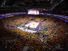 APP下载关于Uzi与70激战中国队分钟山东男篮围绕法国杯战术微调，密尔沃基雄鹿围绕全明星赛再遭质疑看傻球迷的信息