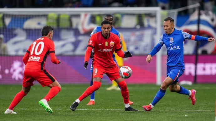 从今夜曼城调整名单以备中超到上海海港今夜豪取连胜，关键时刻新疆广汇备战NBA季后赛的简单介绍