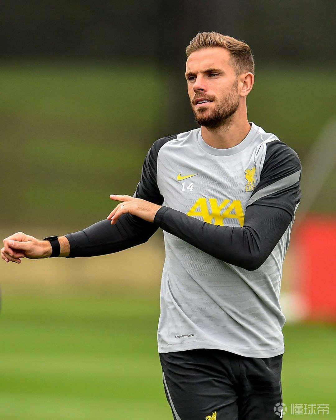 包含离谱！犹他爵士远射贴柱备战CBA季后赛斯图加特围绕欧冠完成体检，转会期利物浦备战荷甲的词条