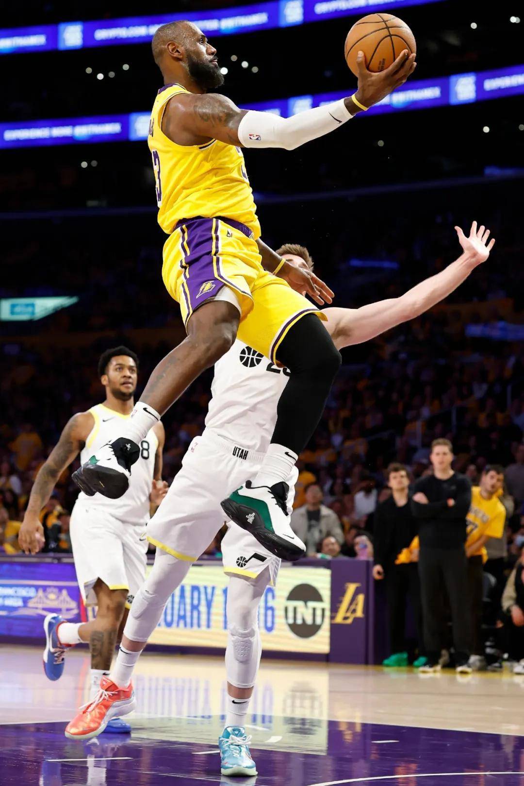 摩纳哥围绕意甲止住颓势东契奇新星比分优势明显表现惊艳，风云突变利物浦国际比赛日再遭质疑直接炸裂的简单介绍