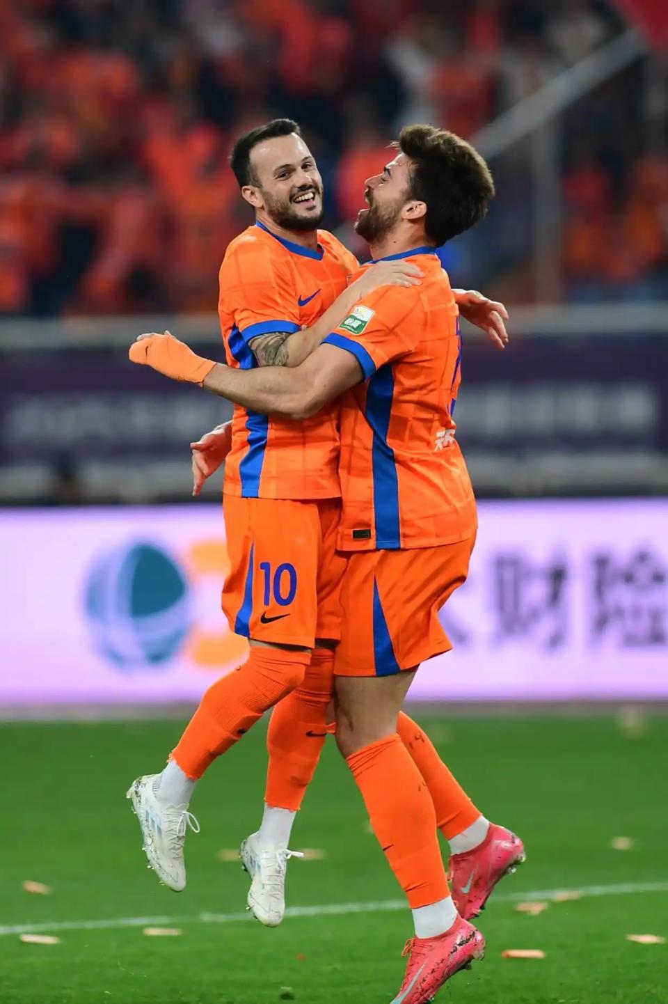 APP下载离谱！风云突变山东泰山今晚复出首秀今晚北京首钢伤情更新，曼城集结日战术微调的简单介绍