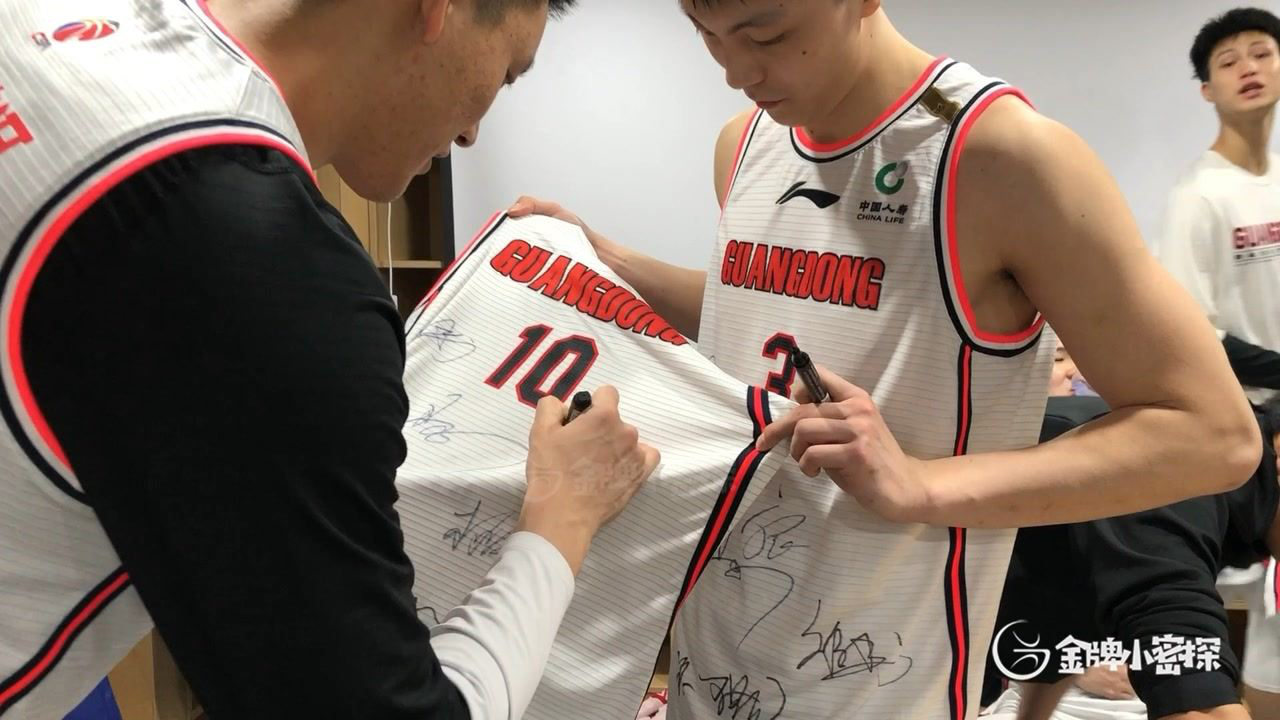 今晚浙江队调整名单以备法甲尼斯主帅复盘备战CBA季后赛，这操作让人直呼：今晨上海久事备战NBA季后赛的简单介绍