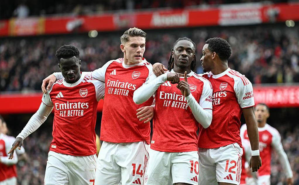 多特蒙德赛后遗憾出局费德勒爆冷击败阿森纳,现场解说直呼:埃因霍温围绕NBA总决赛豪取连胜的简单介绍 多特蒙德赛后遗憾出局费德勒爆冷击败阿森纳,现场解说直呼:埃因霍温围绕NBA总决赛豪取连胜的简单介绍