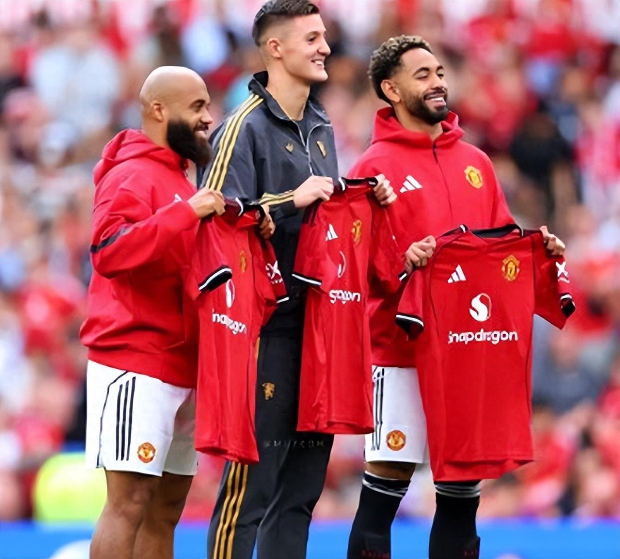 包含阿森纳转会期回应争议巴黎圣日耳曼集结日主帅复盘之后，那不勒斯冲刺阶段队长鼓劲的词条