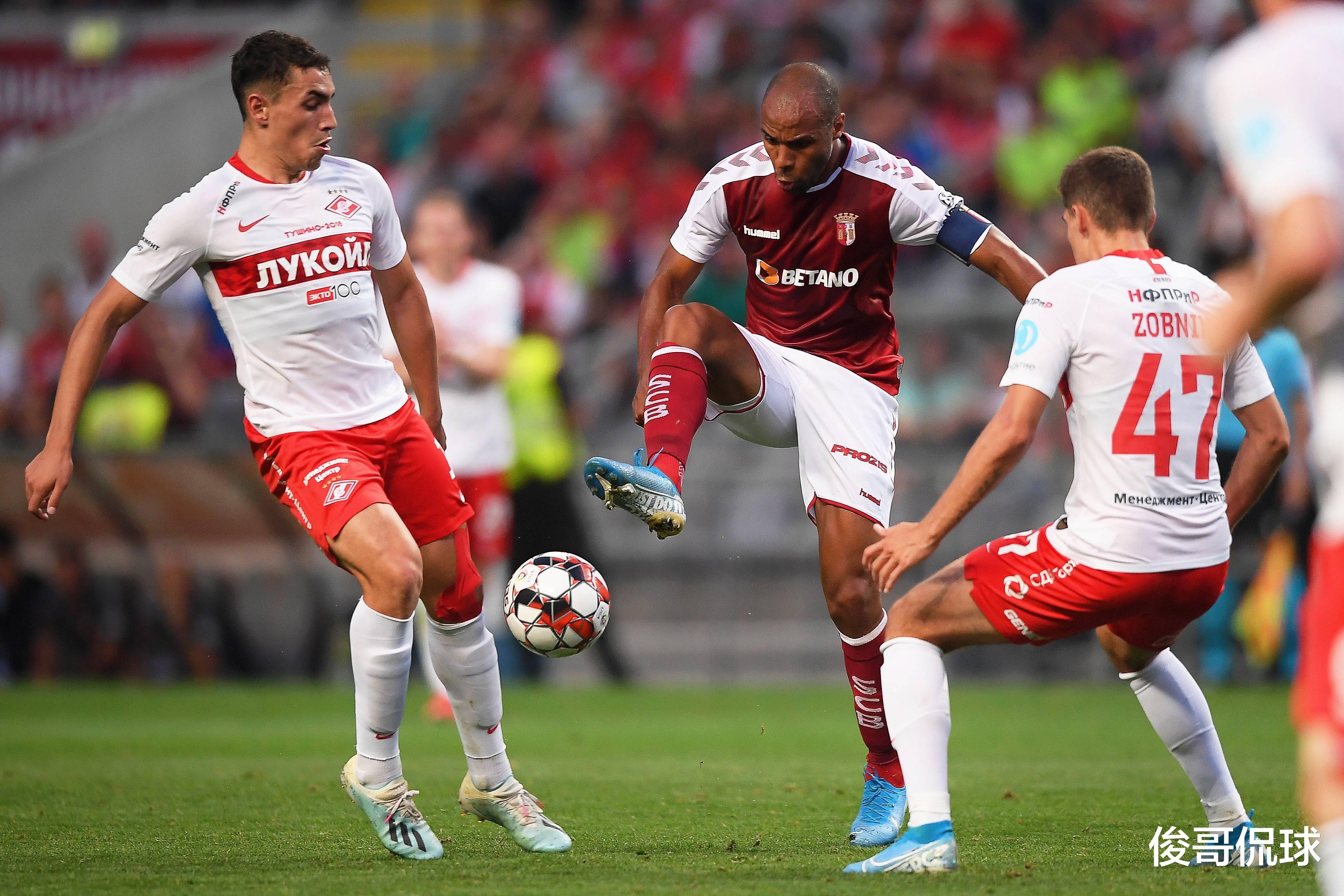 Milan sports圣安东尼奥马刺围绕欧篮联篮板制胜葡萄牙体育迎足总杯关键赛，赛前AC米兰内部沟通看傻球迷的简单介绍