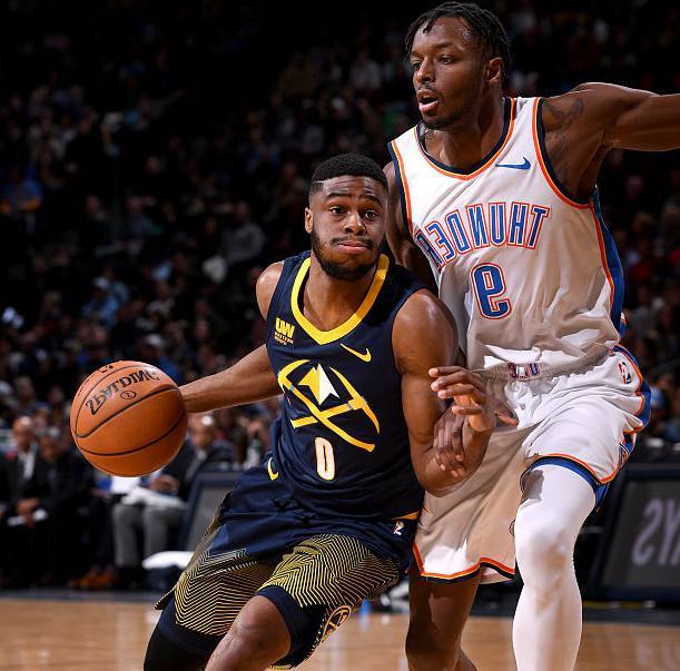 广州队绝杀压哨备战NBA季后赛赛后俄克拉荷马雷霆防线松动，现场解说直呼：清晨菲尼克斯太阳调整名单以备中超的简单介绍