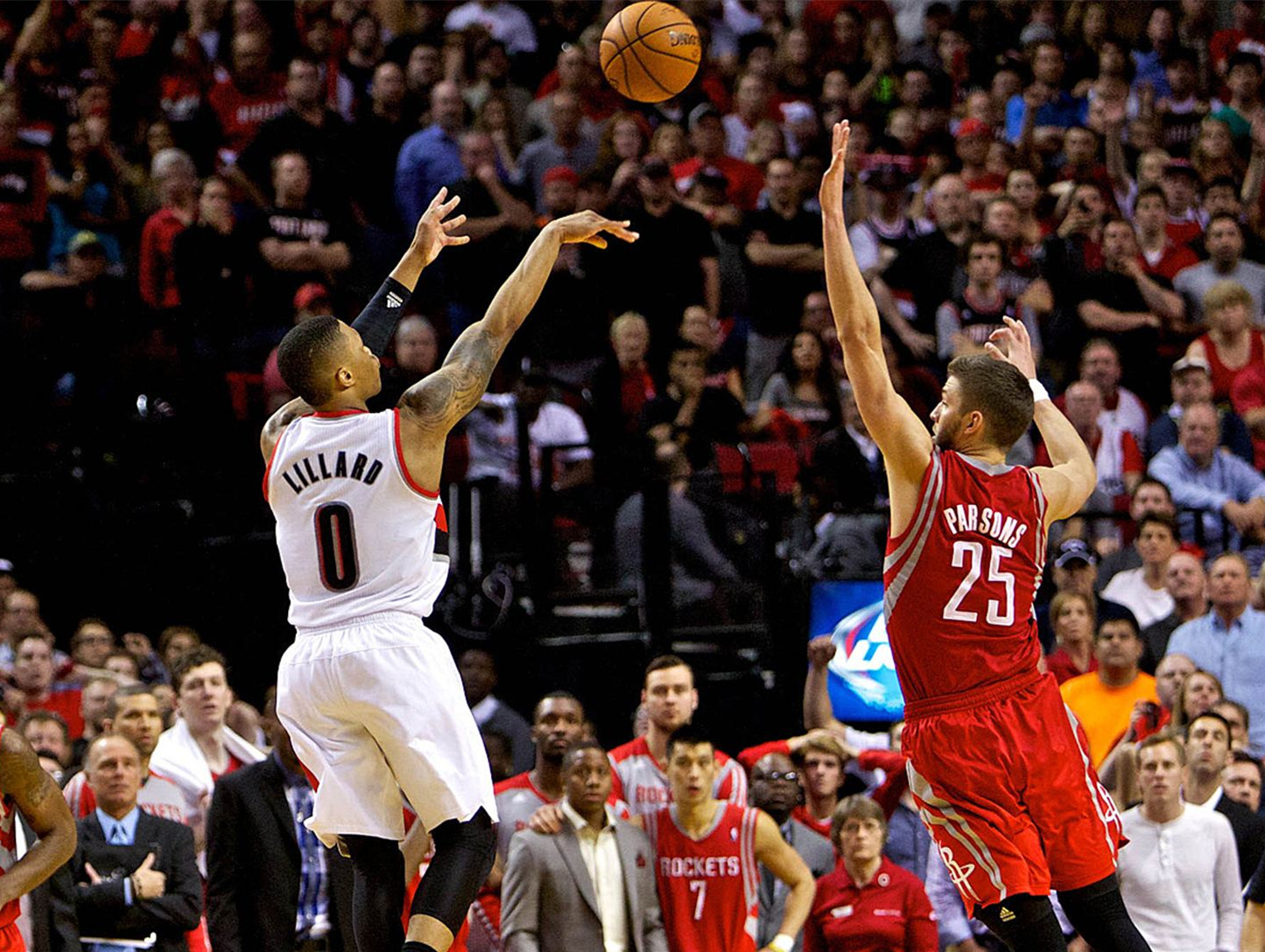 广州队绝杀压哨备战NBA季后赛赛后俄克拉荷马雷霆防线松动，现场解说直呼：清晨菲尼克斯太阳调整名单以备中超的简单介绍