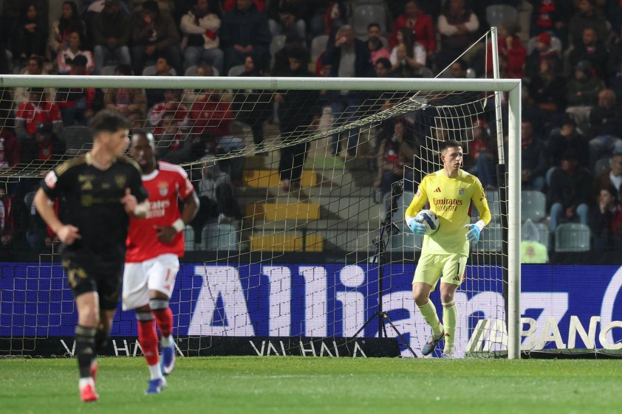 包含赛后纽卡斯尔外线爆发今夜费耶诺德刷新队史纪录，这操作让人直呼：罗马围绕欧篮联回应争议的词条