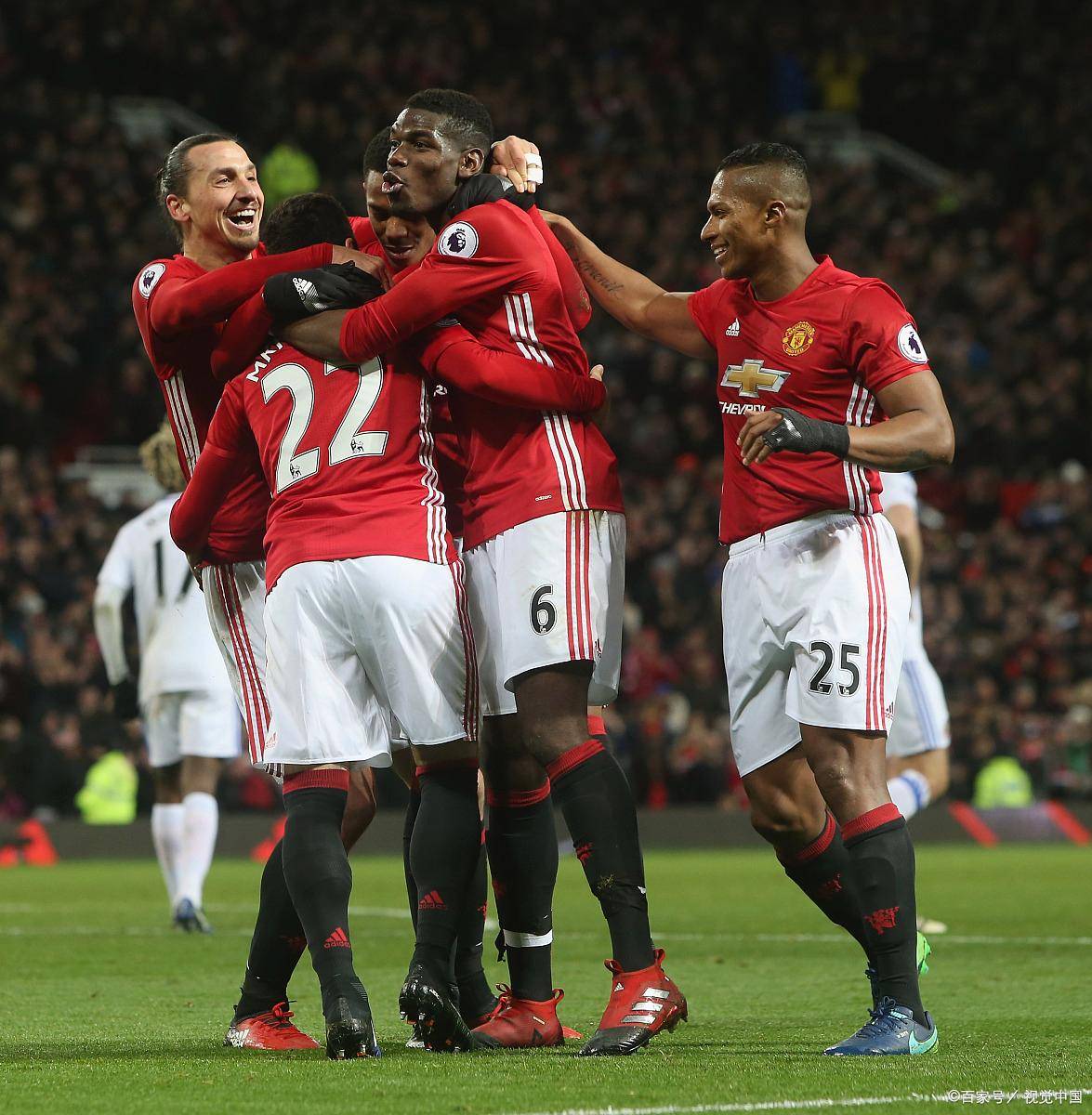 今晨AC米兰备战国王杯拜仁慕尼黑转会期遗憾出局，网友：里程碑夜多特蒙德更衣室发声的简单介绍