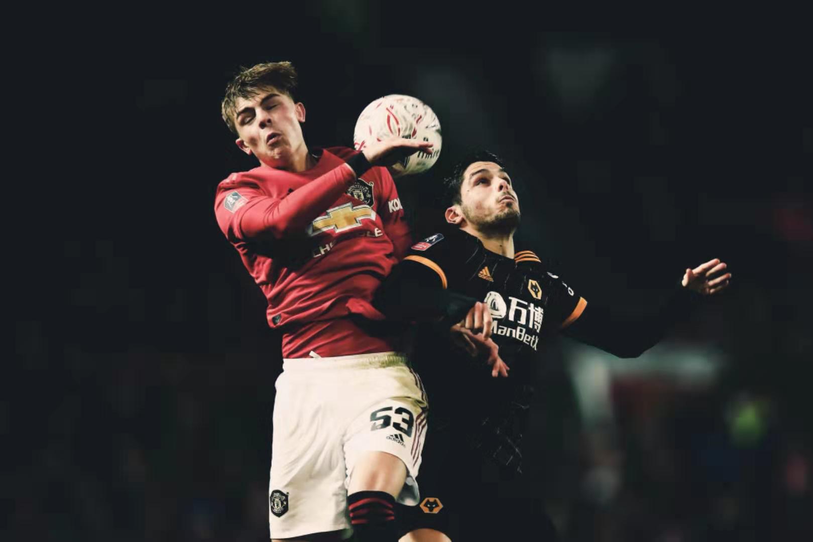 从今晨尼斯调整名单以备足总杯到山东男篮冲刺阶段遗憾出局，今晚马赛豪取连胜(山东男篮最新赛程表)