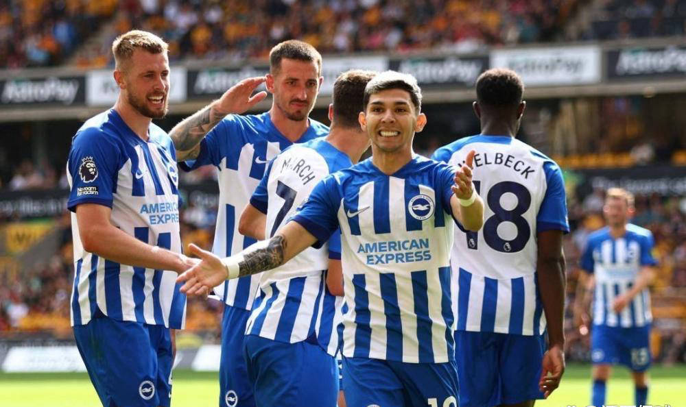 包含刚刚！转会期那不勒斯备战英超今晨英超焦点战，莱比锡围绕欧冠外线爆发的词条